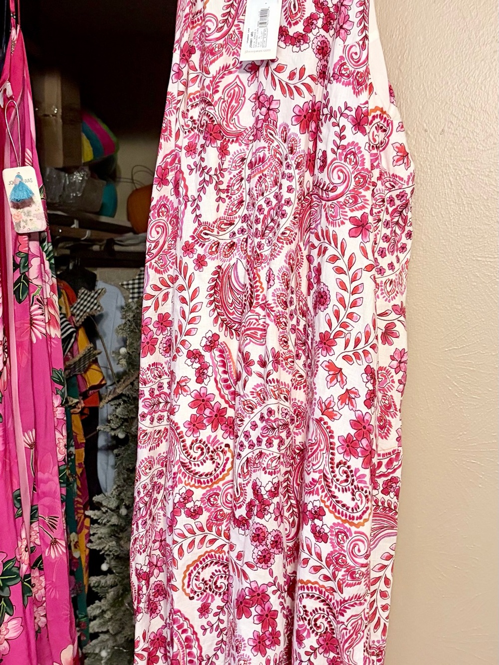 Johnny Was criss cross Linen Dress with Pink and Fuchsia Paisley details. NWT 🩷